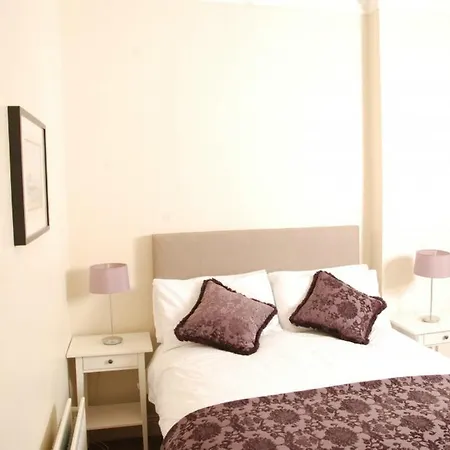 Avondale Guest *