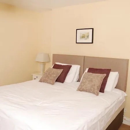 Avondale Guest *